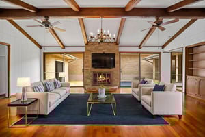 DSC04423 virtually staged.jpeg