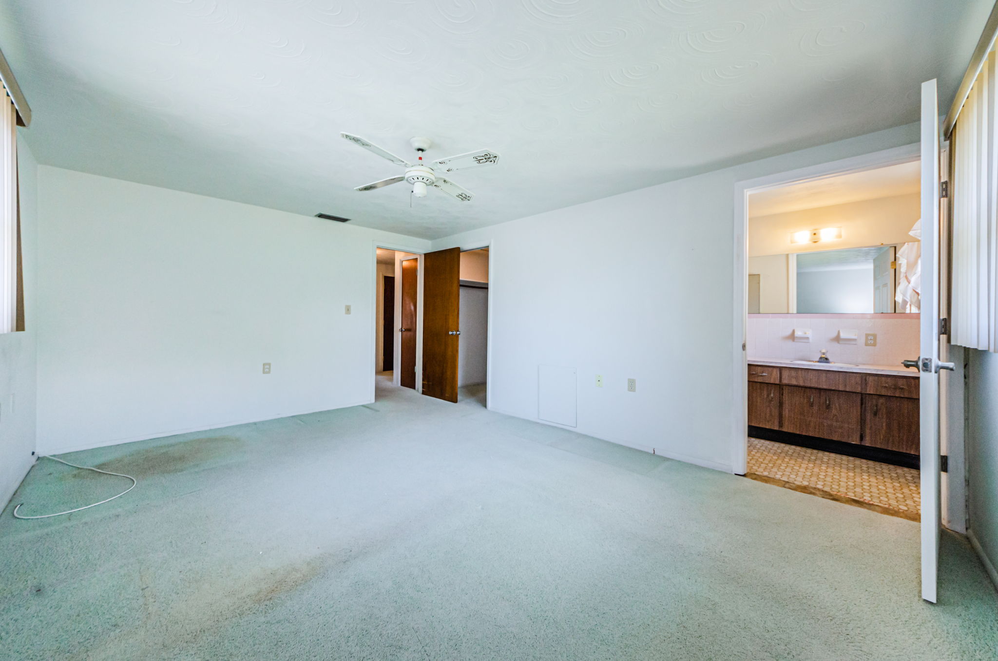 Master Bedroom 1b-3