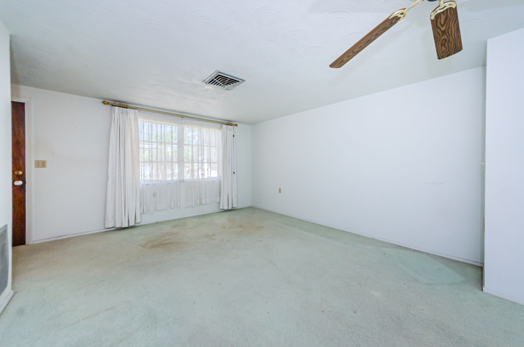Family Room 4-2