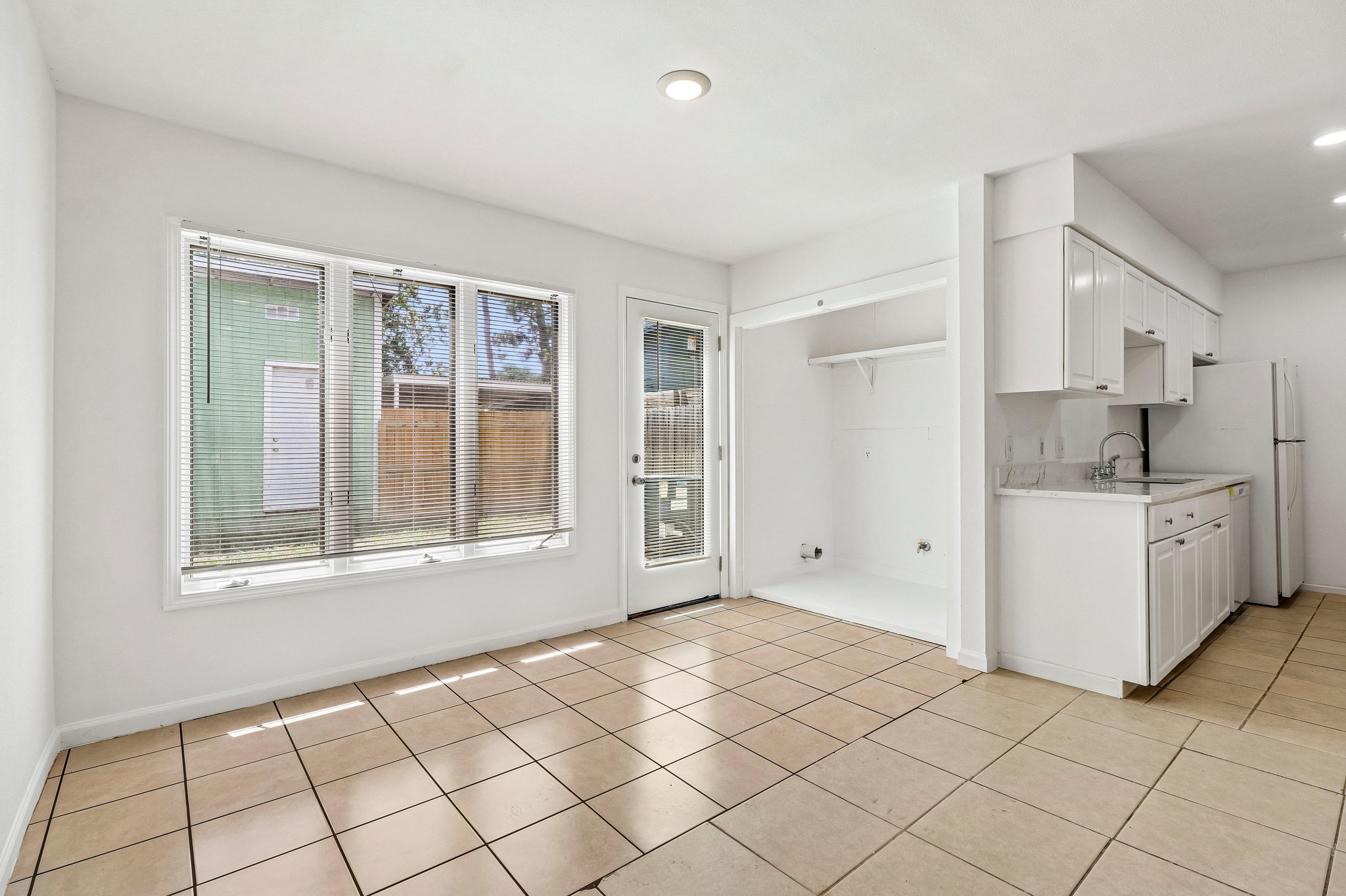 Coventry Ln-S0206-009.jpg