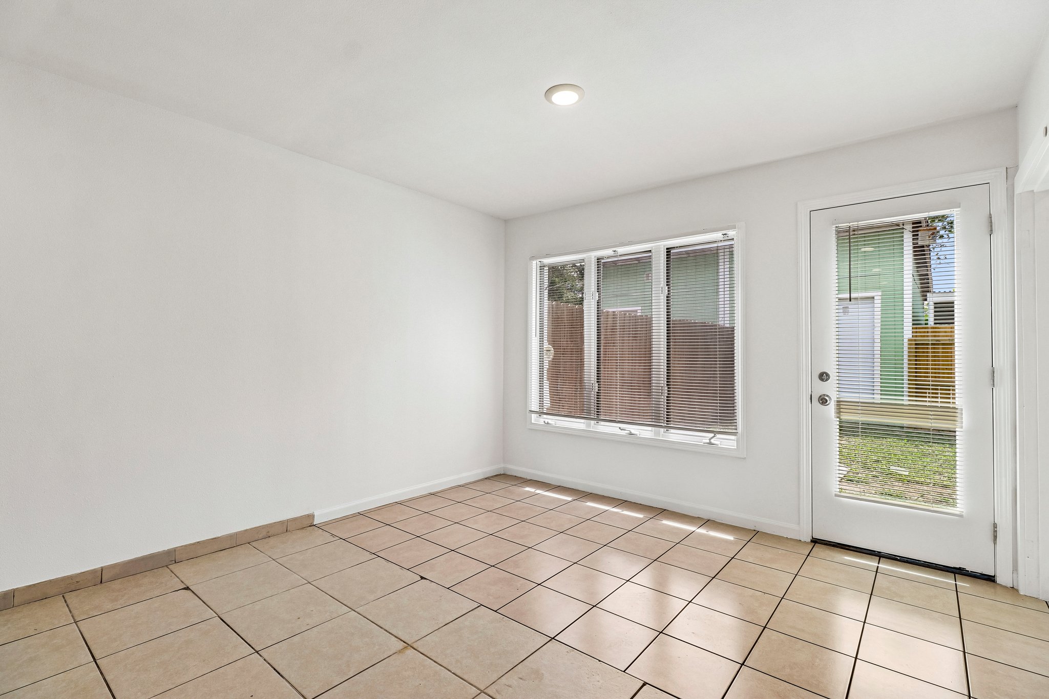Coventry Ln-S0206-011.jpg