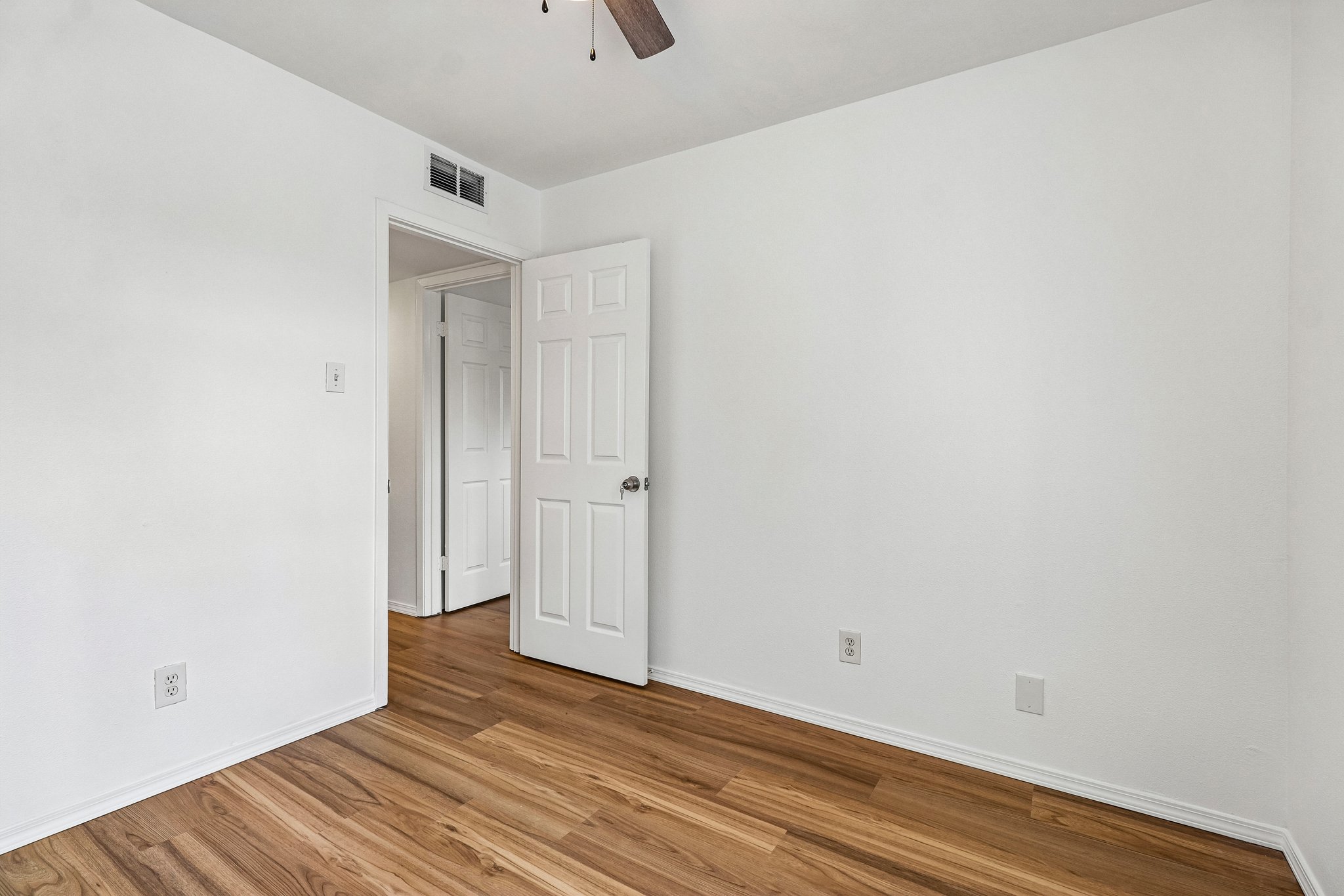 Coventry Ln-S0206-023.jpg
