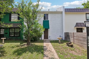 Coventry Ln-S0206-001.jpg
