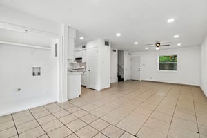Coventry Ln-S0206-010.jpg