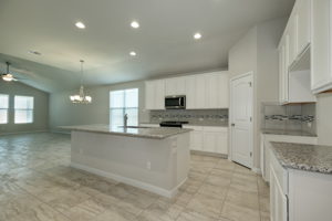 Kitchen/Breakfast Bar