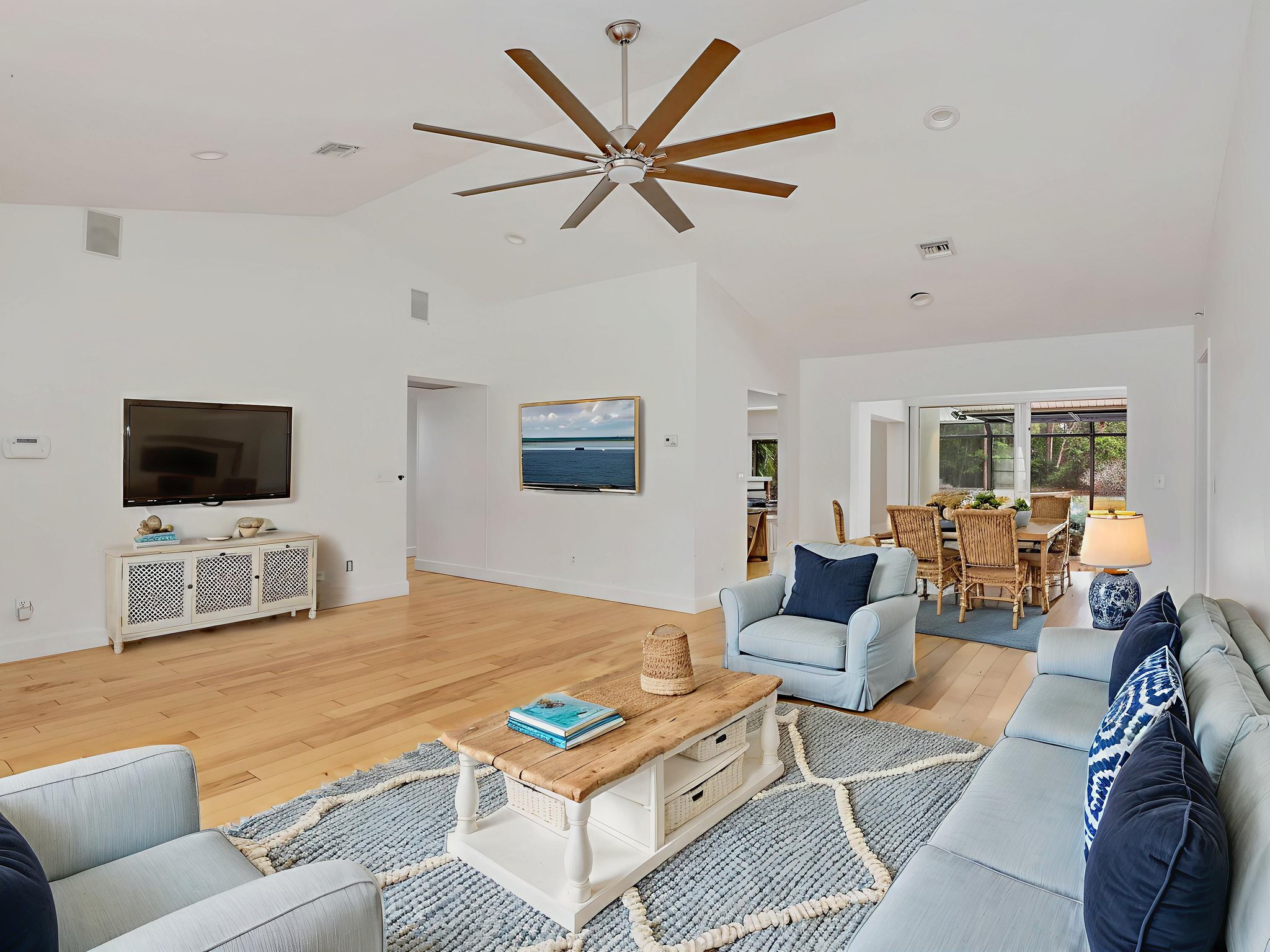 5801 Golden Oaks Lane-14 virtually staged.jpeg