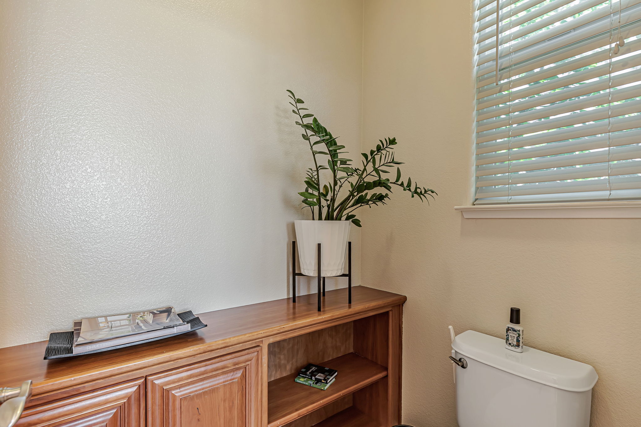 058_ 5812 Cajon Way