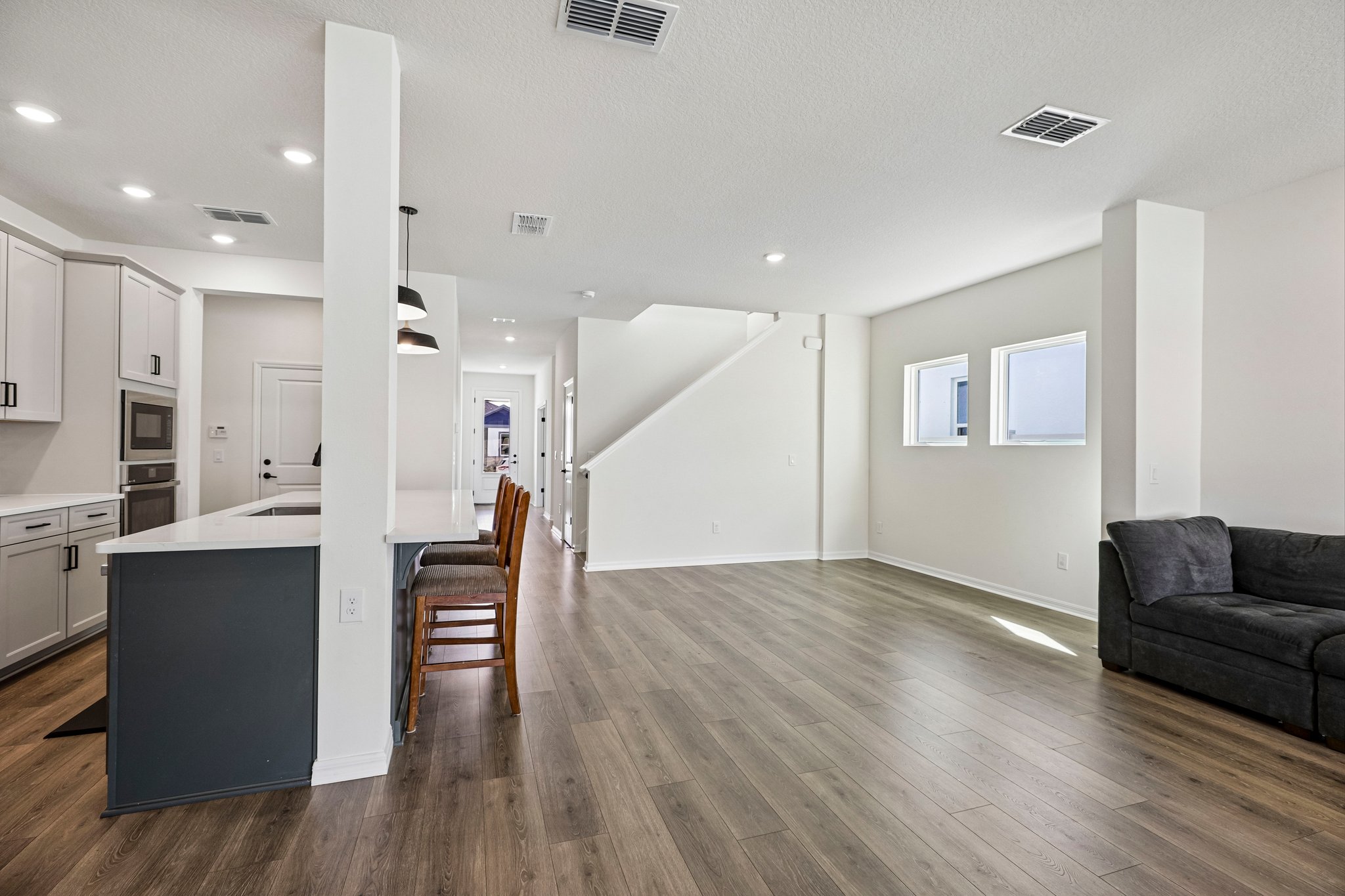 Native Oak St-S1909-012.jpg