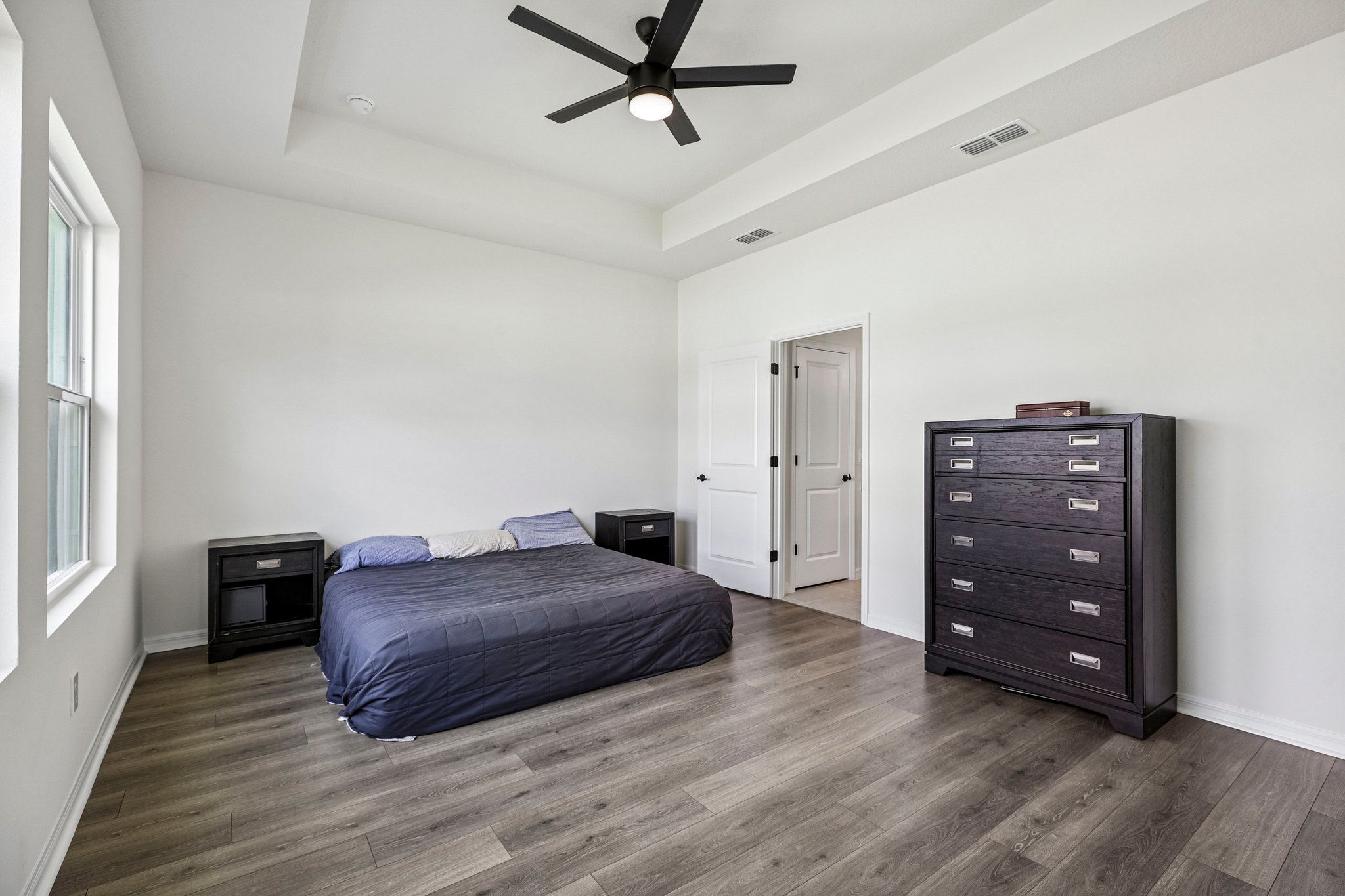 Native Oak St-S1909-029.jpg