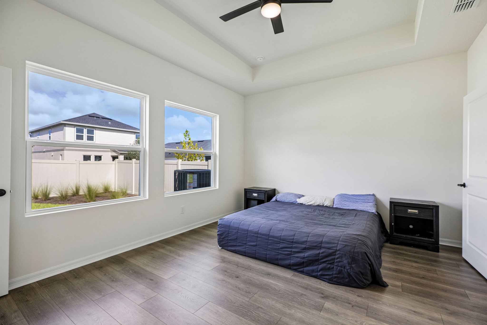 Native Oak St-S1909-030.jpg