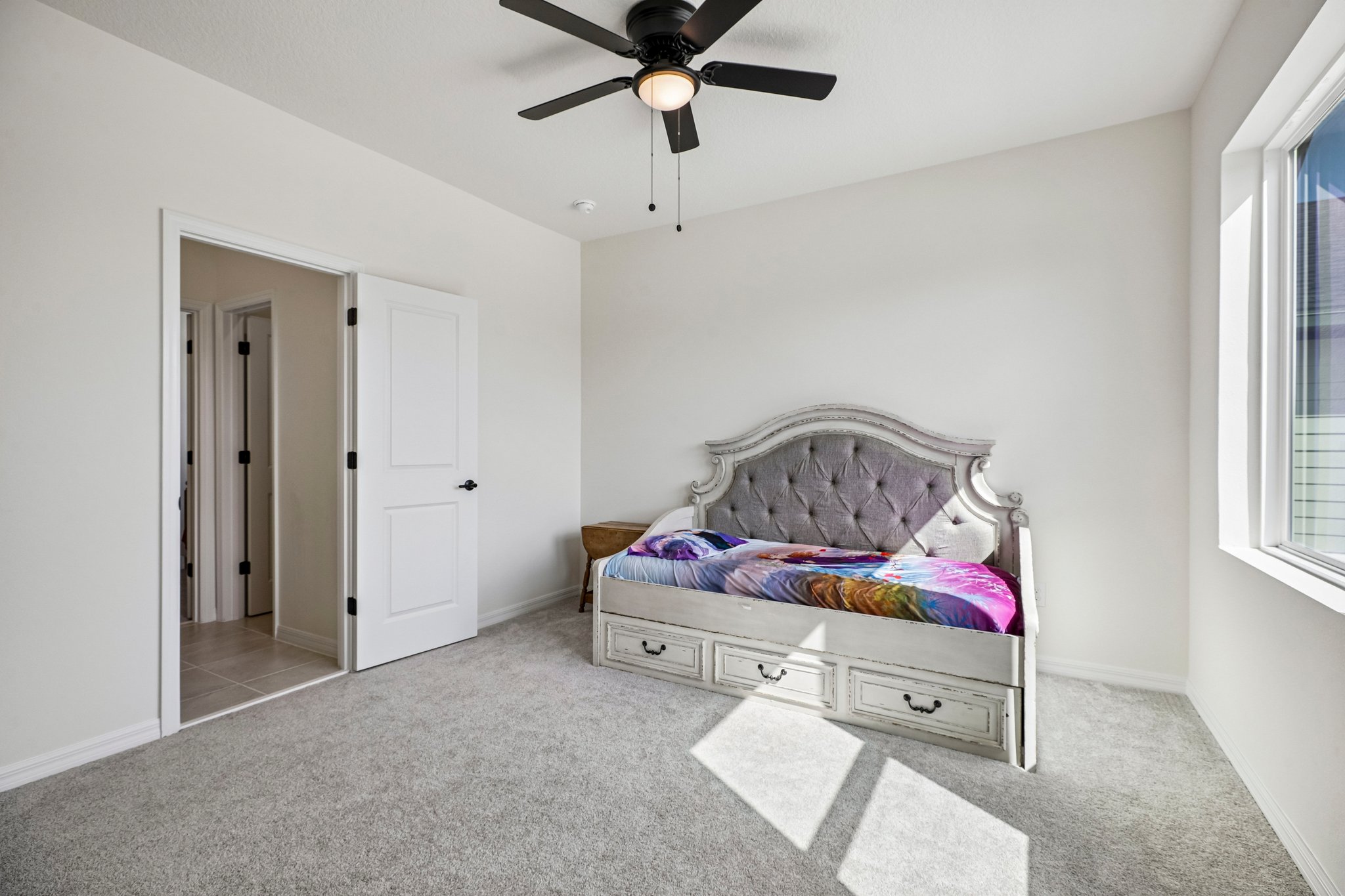 Native Oak St-S1909-051.jpg