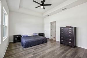 Native Oak St-S1909-029.jpg
