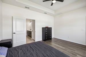 Native Oak St-S1909-031.jpg