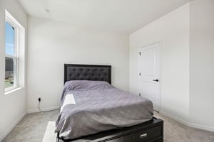 Native Oak St-S1909-058.jpg