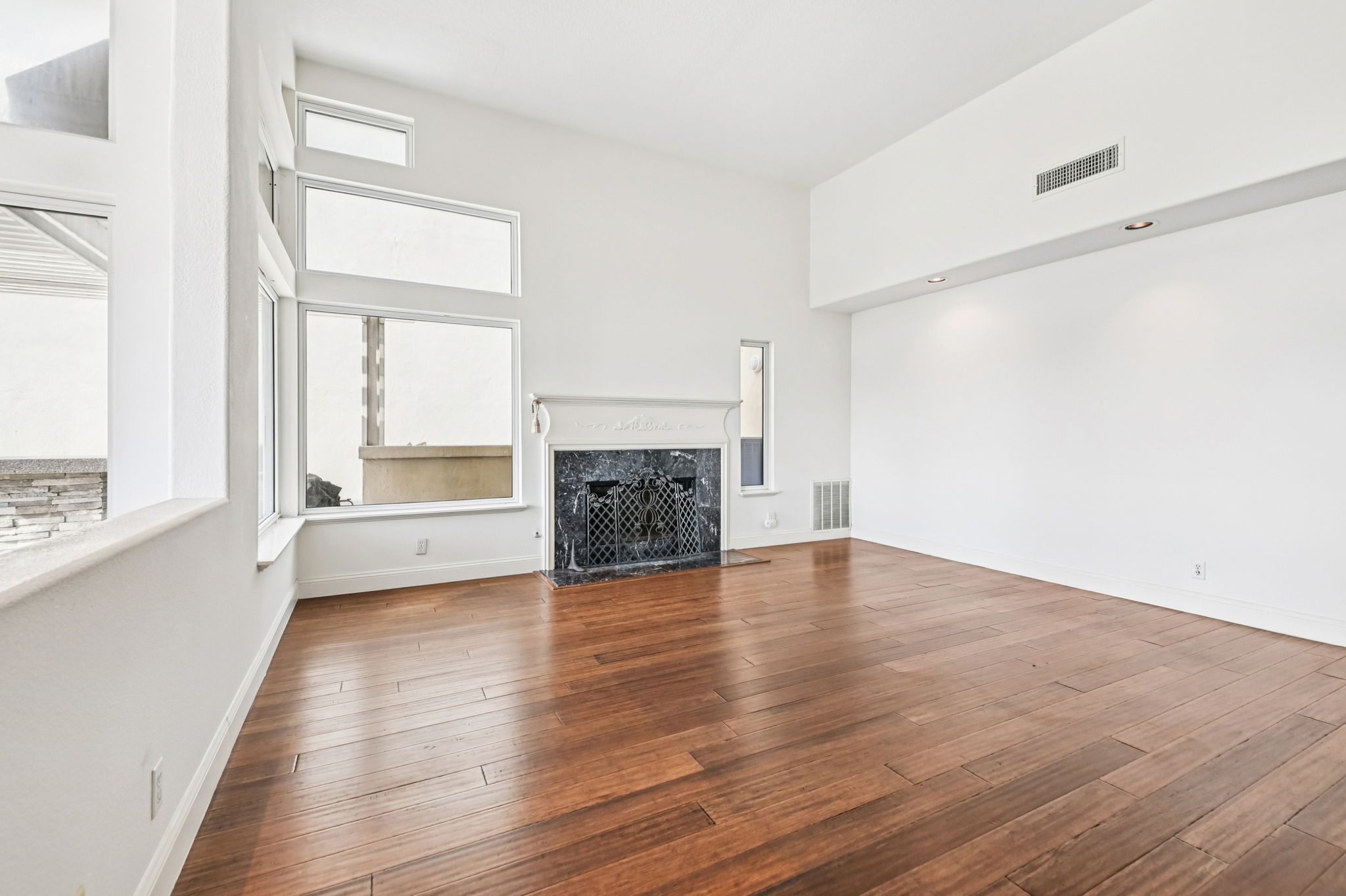 5812 Spinnaker Bay Dr-L0611-005