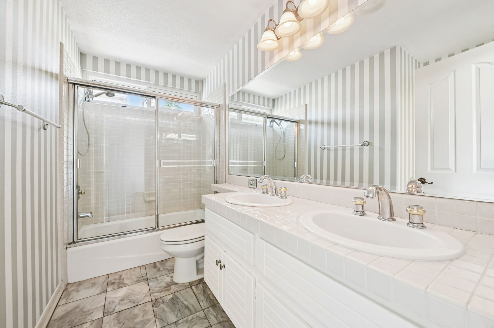 5812 Spinnaker Bay Dr-L0611-031