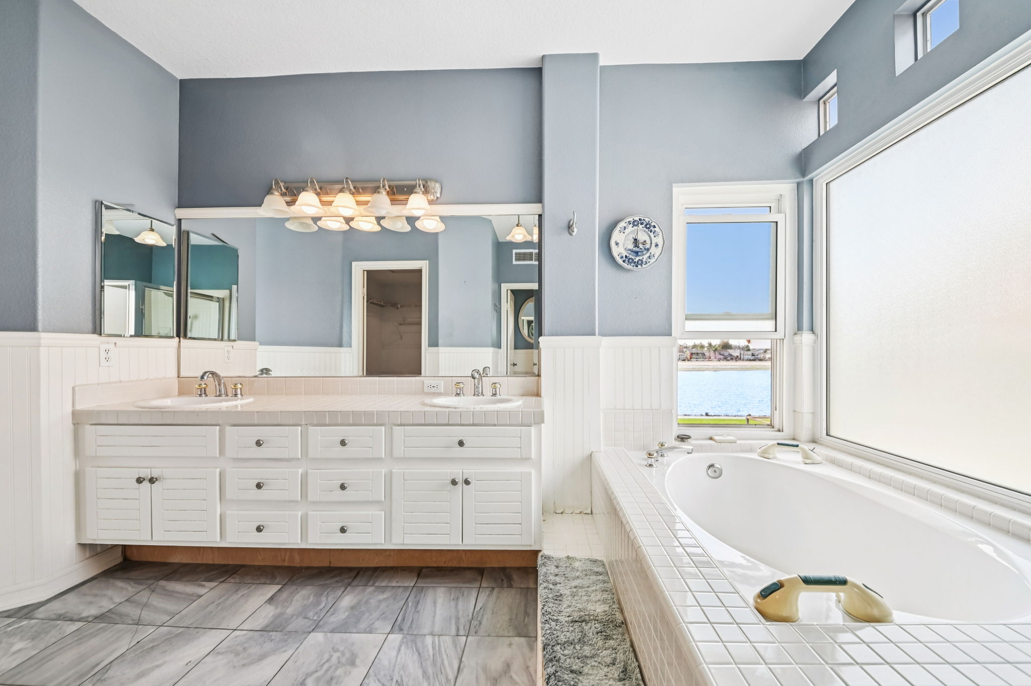 5812 Spinnaker Bay Dr-L0611-040