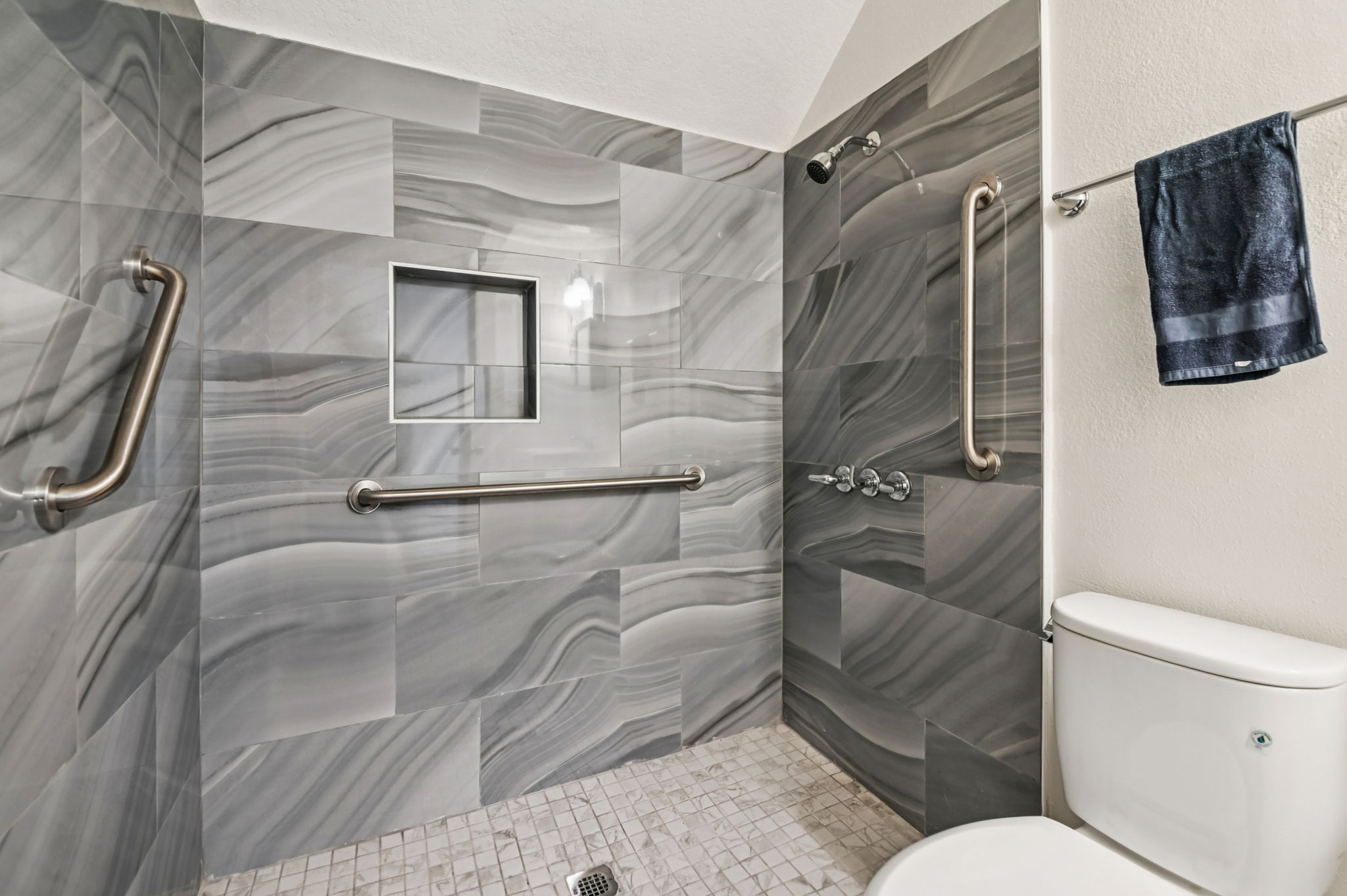 5812 Spinnaker Bay Dr-L0611-048