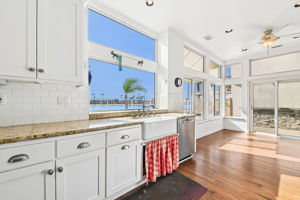 5812 Spinnaker Bay Dr-L0611-023