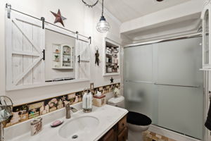  Photo 8