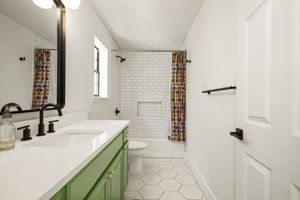  Photo 47