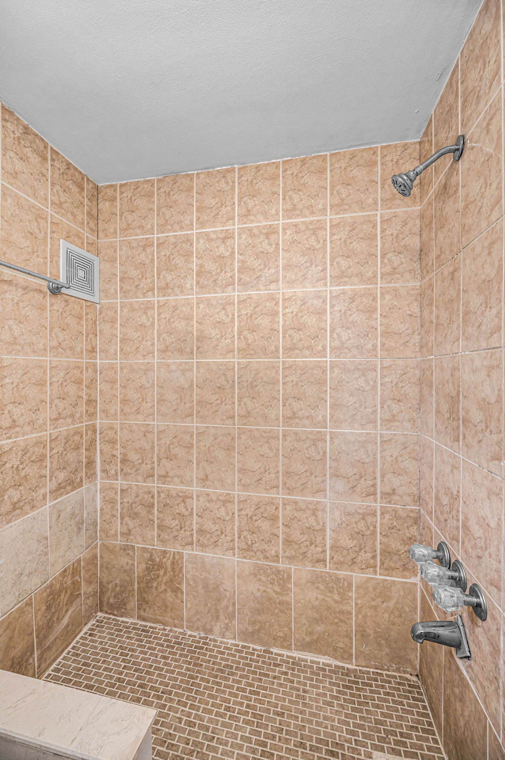 Primary Bathroom1b