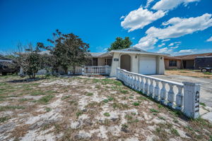 Front Exterior4