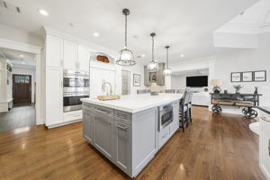 Large Island with sink and seating