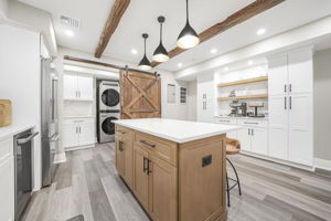 Full Kithchen with 2nd Laundry Are in Basement