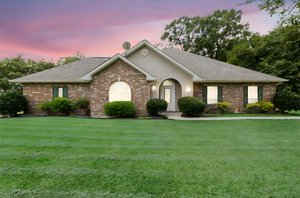 582 Meghan Dr-19 day to dusk.jpeg