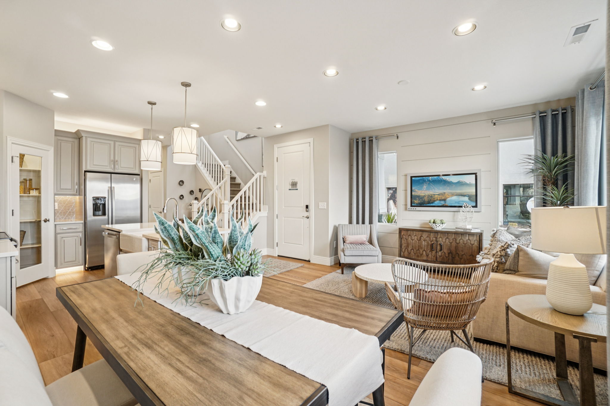 582 South 850 West-S0412-008