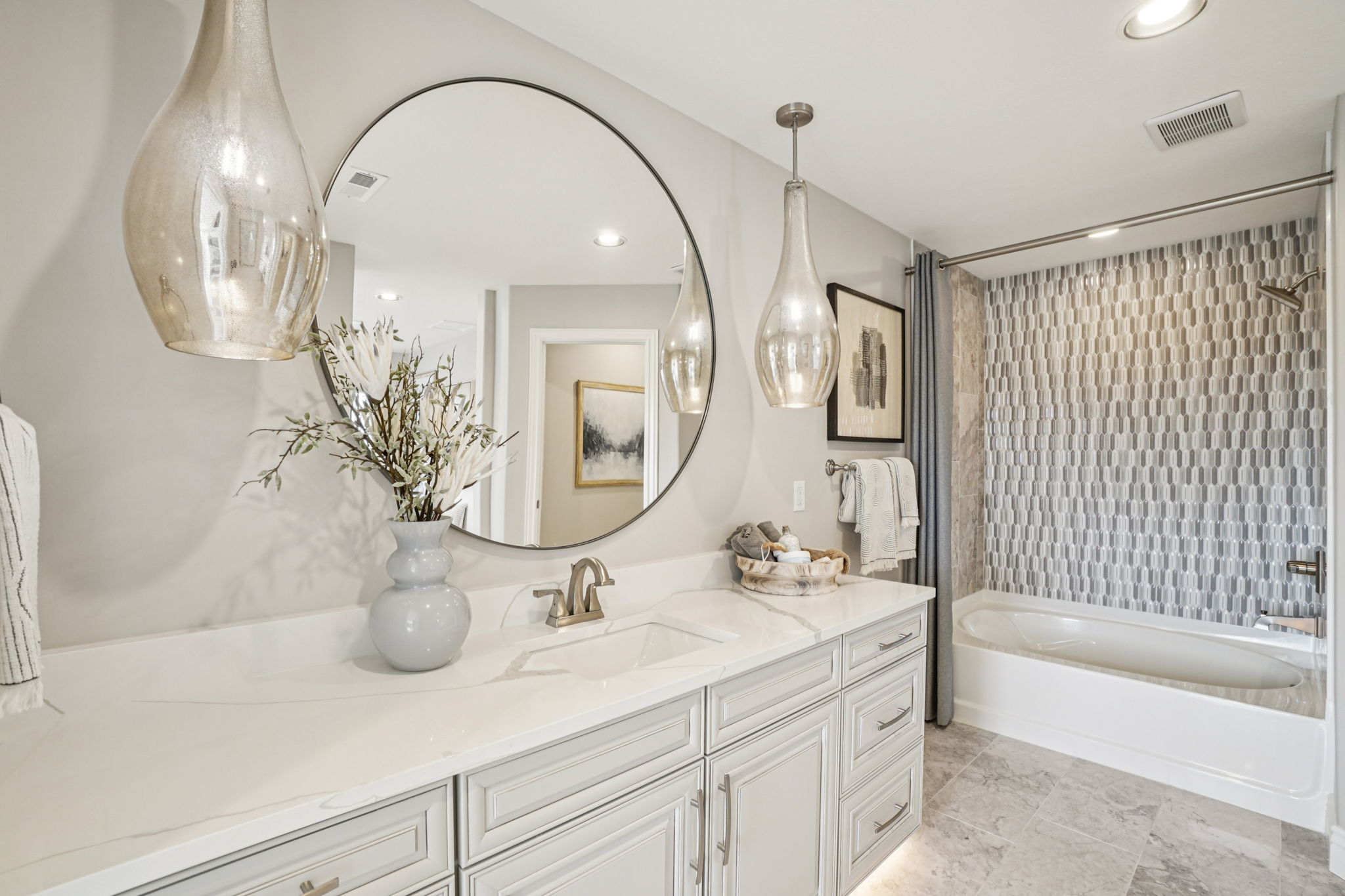 582 South 850 West-S0412-016