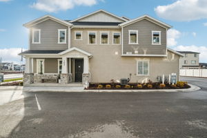 582 South 850 West-S0412-001