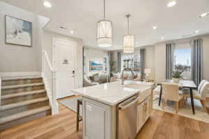 582 South 850 West-S0412-011