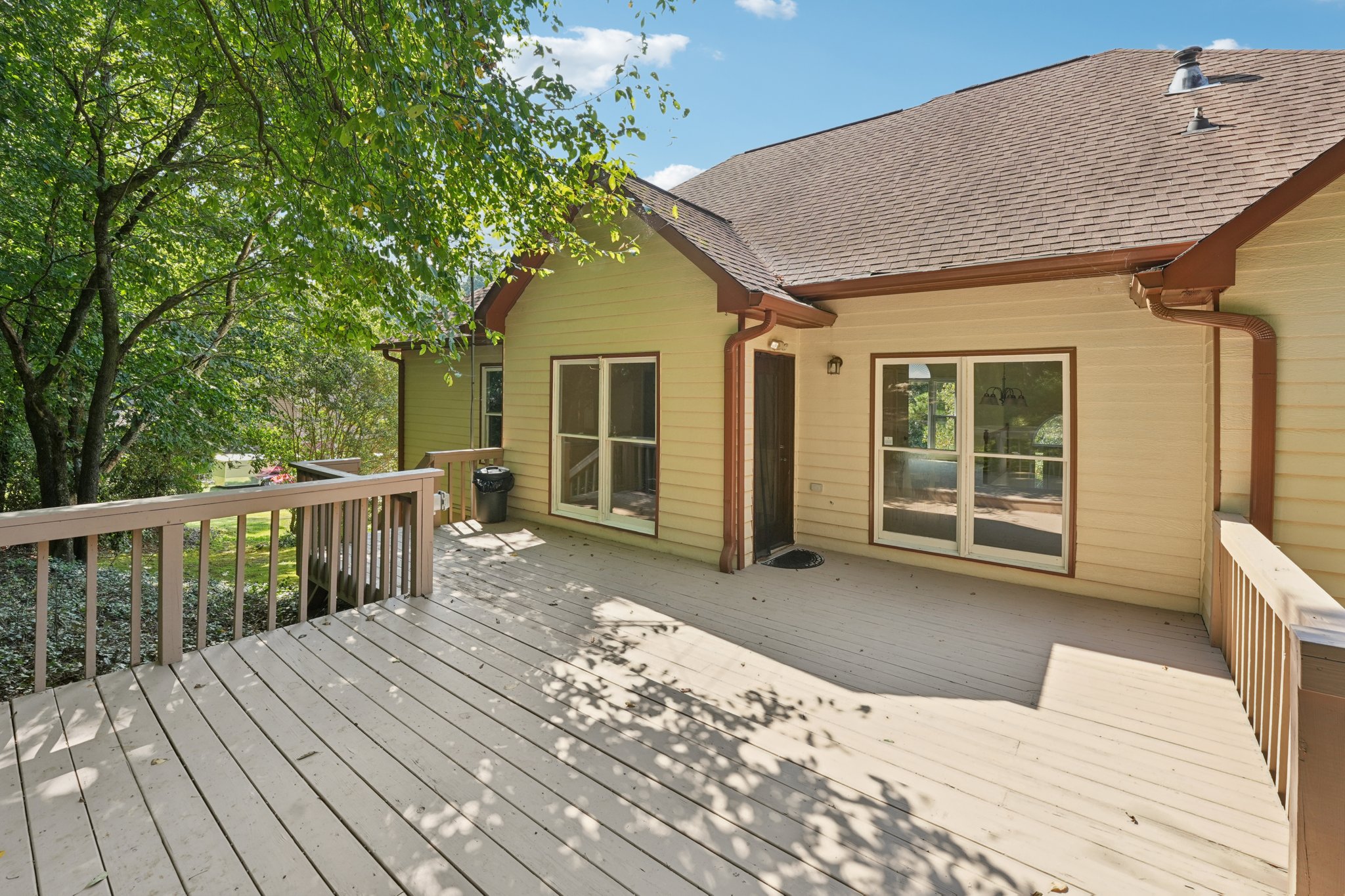 Elm Tree Dr NE-S2108-008.jpg