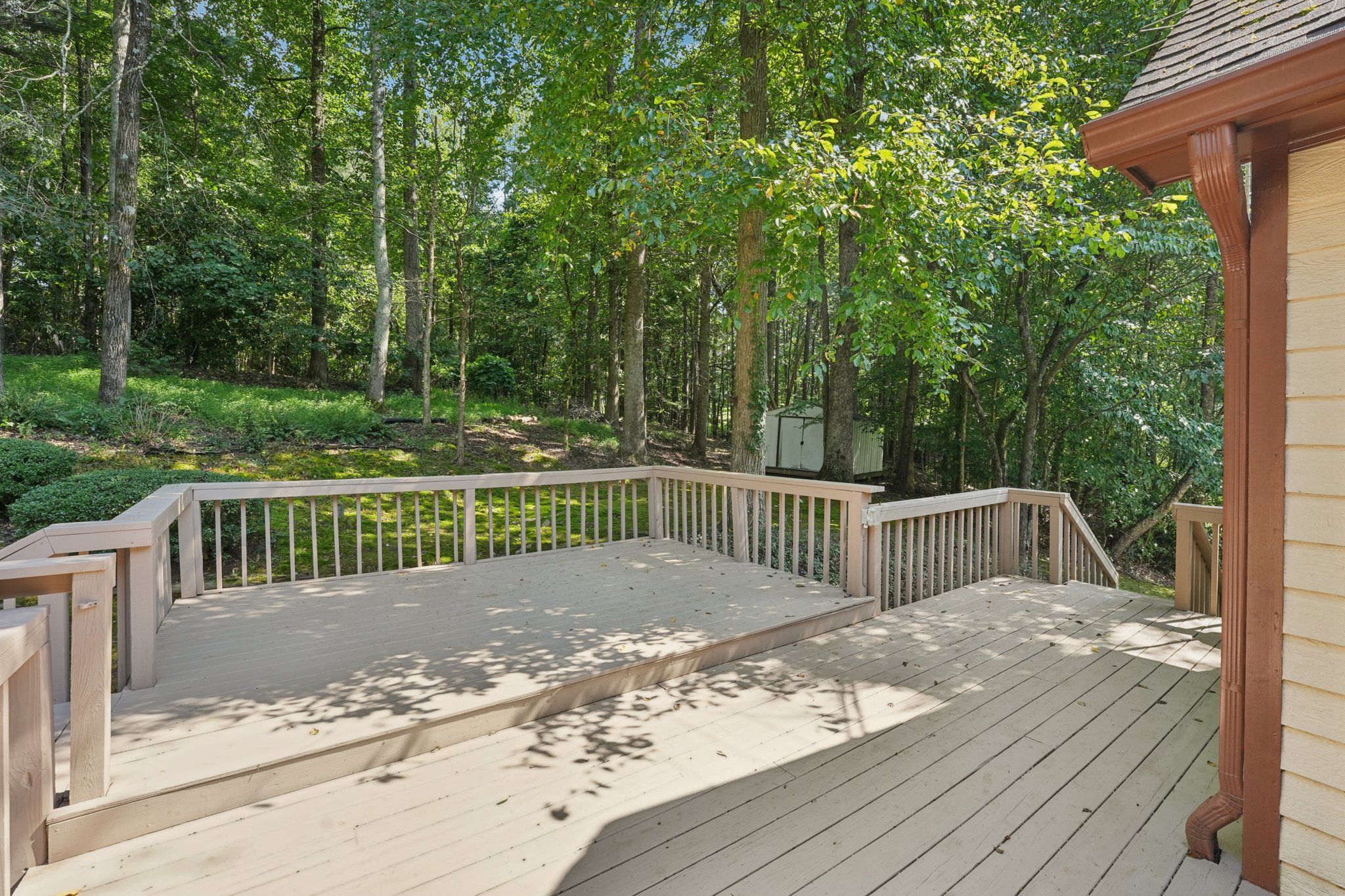 Elm Tree Dr NE-S2108-009.jpg