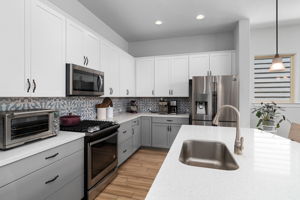 5820 Harper Park Dr, Austin, TX 78735, USA Photo 12