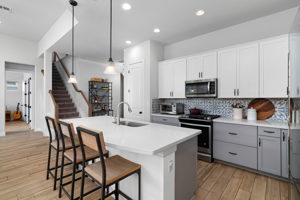 5820 Harper Park Dr, Austin, TX 78735, USA Photo 9