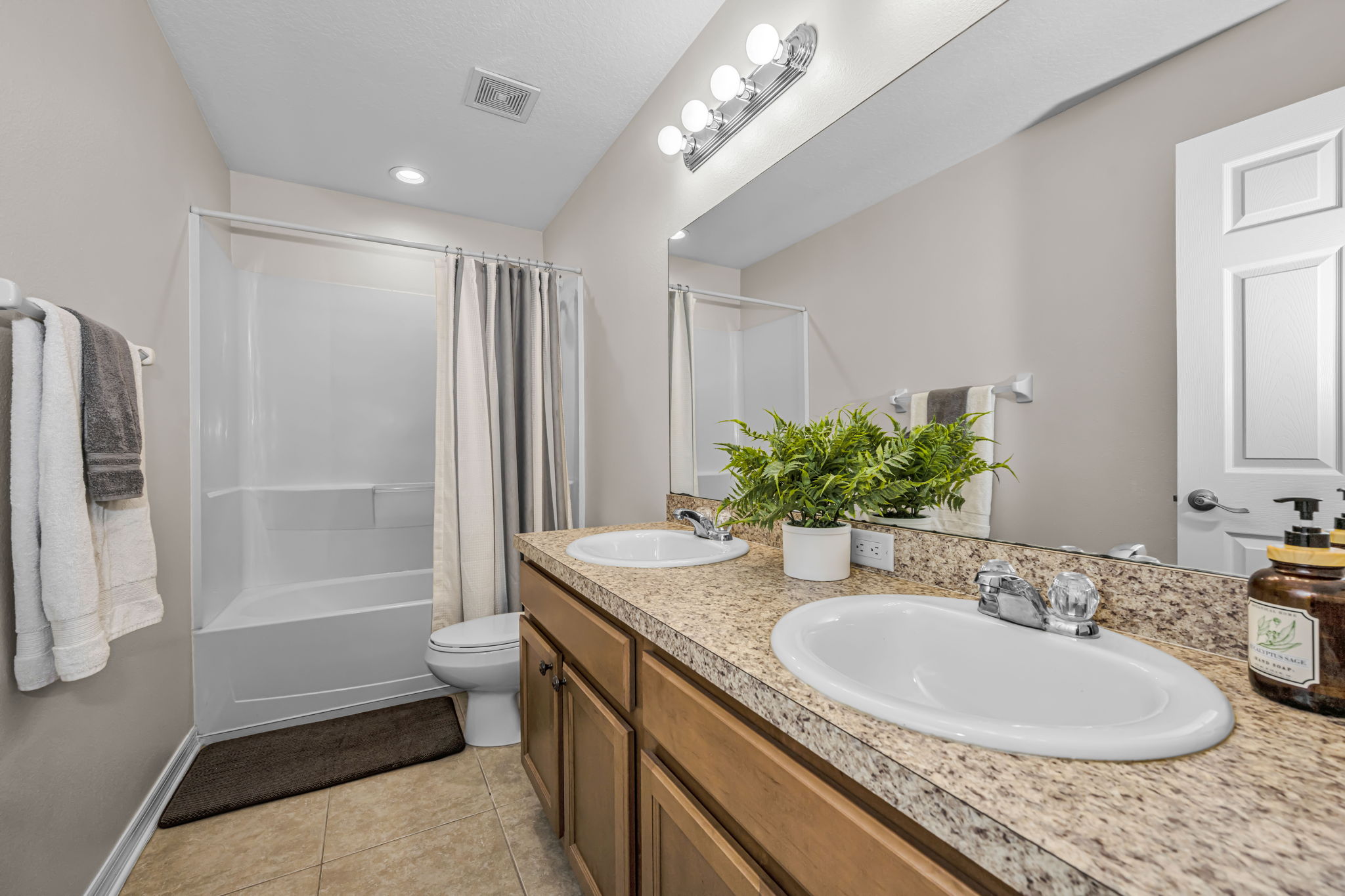 Upper Level Bathroom 2a