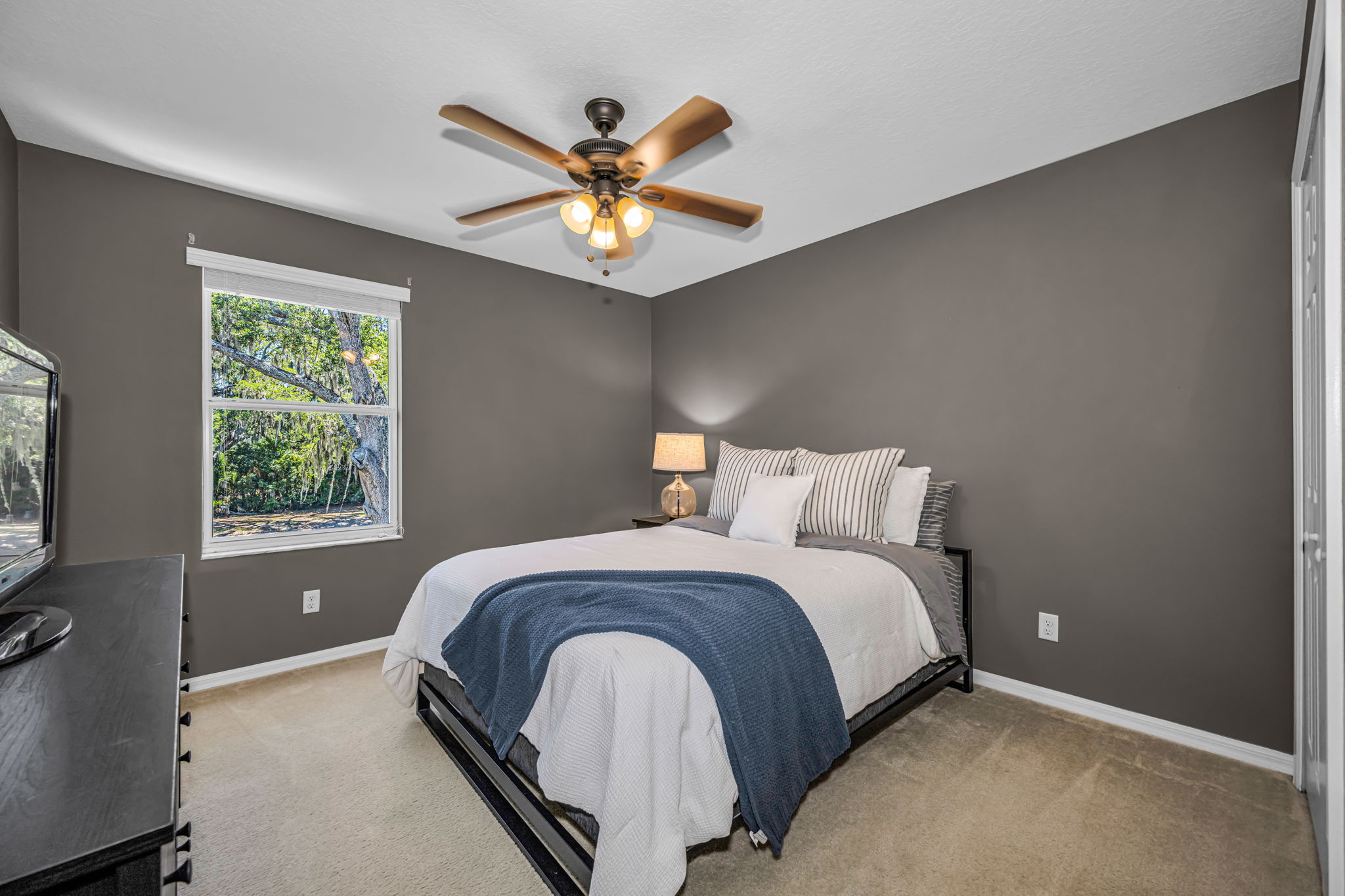 Upper Level Bedroom 4a