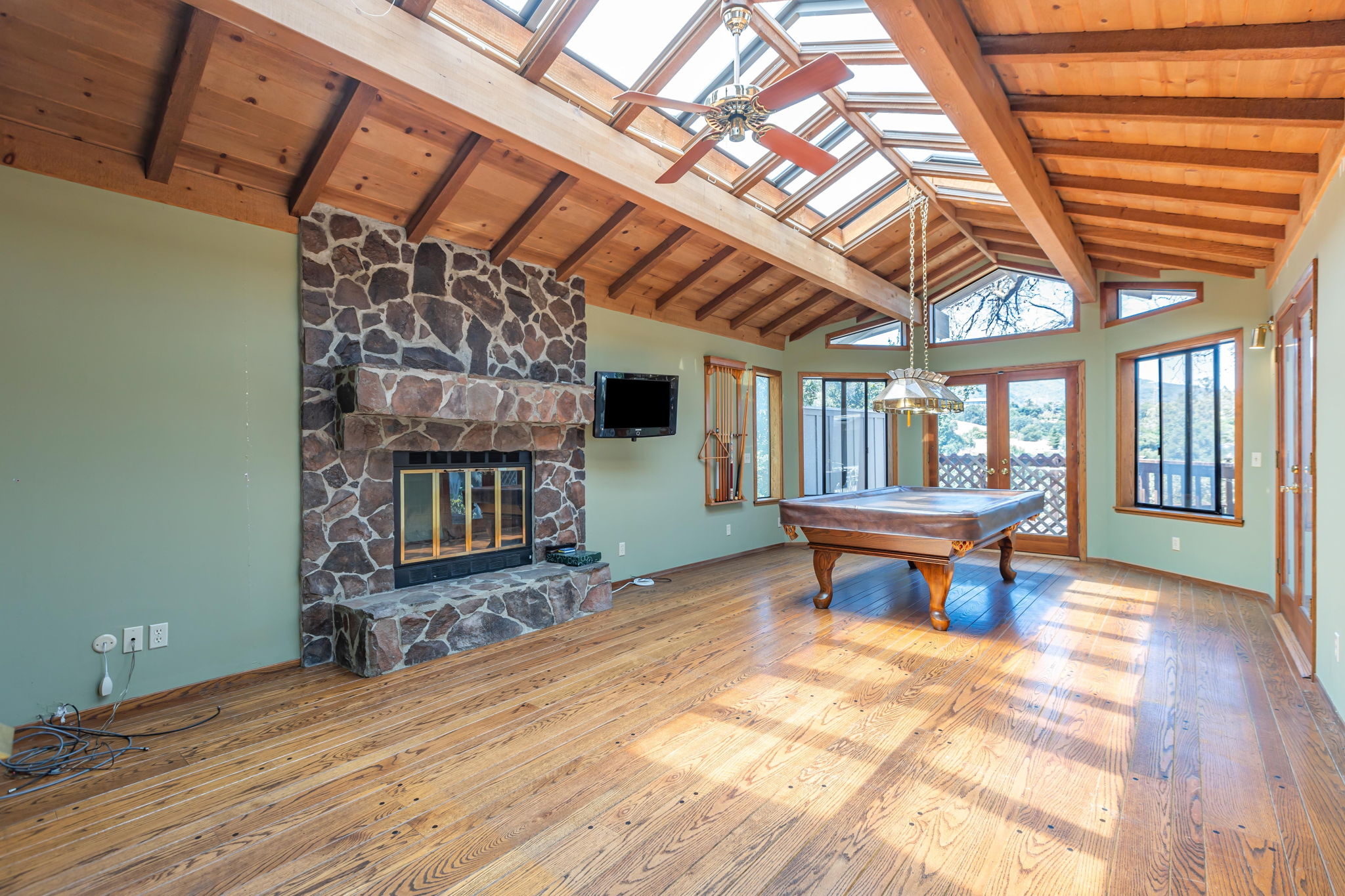  Photo 33