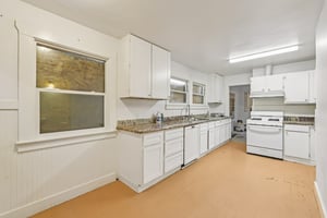 Avenal Ave-L0906-010.jpg