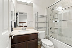  Photo 44