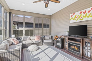 Screened-in Porch