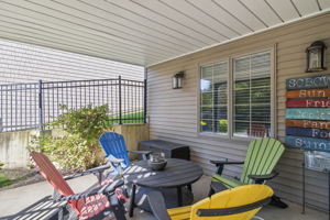 Screened-in Porch