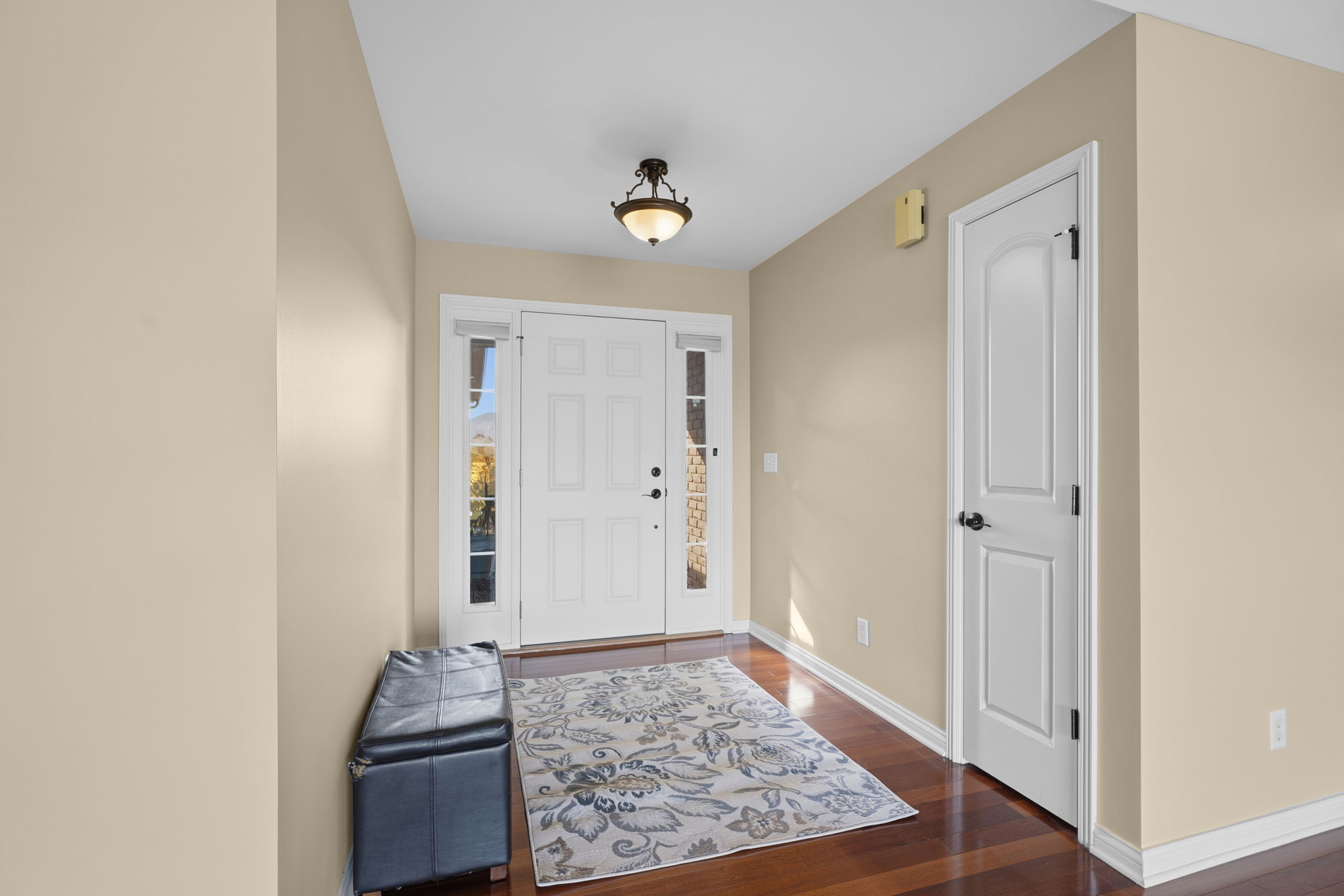ENTRY WITH COAT CLOSET