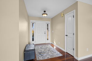 ENTRY WITH COAT CLOSET