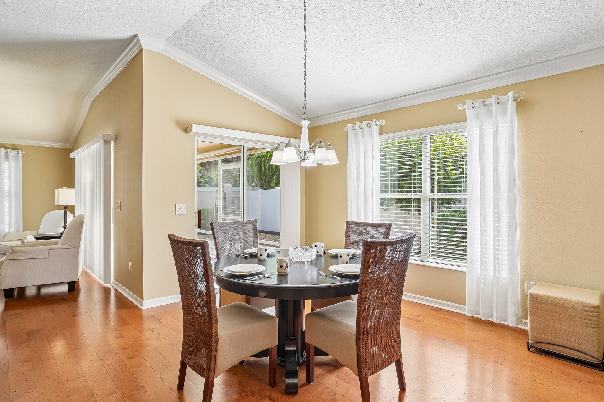 Arteaga Way-S1908-011.jpg