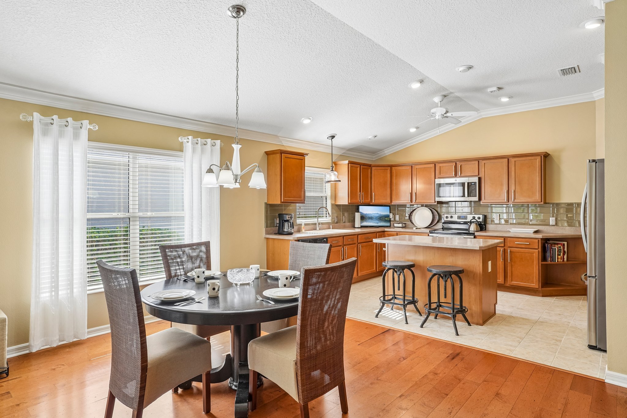 Arteaga Way-S1908-014.jpg