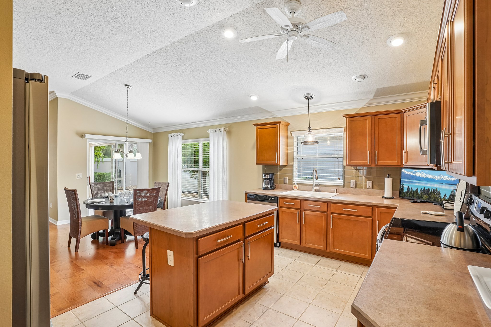 Arteaga Way-S1908-017.jpg